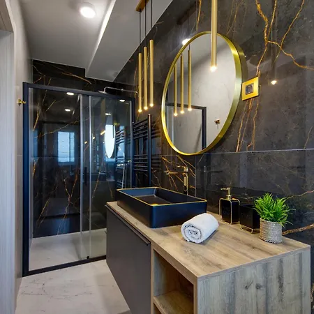 Pieron For 8 People Near Pula With Heated Pool & فيلة