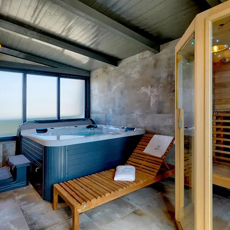 Pieron For 8 People Near Pula With Heated Pool & فيلة