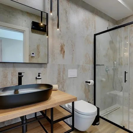 Pieron For 8 People Near Pula With Heated Pool & فيلة
