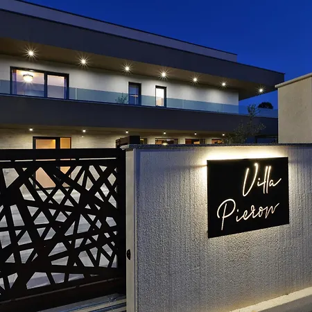 Pieron For 8 People Near Pula With Heated Pool & * Marčana