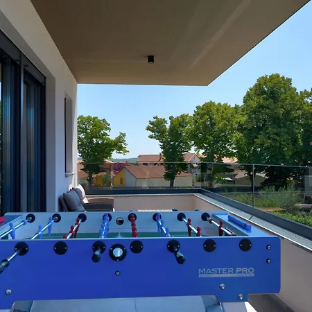 Pieron For 8 People Near Pula With Heated Pool & Marčana