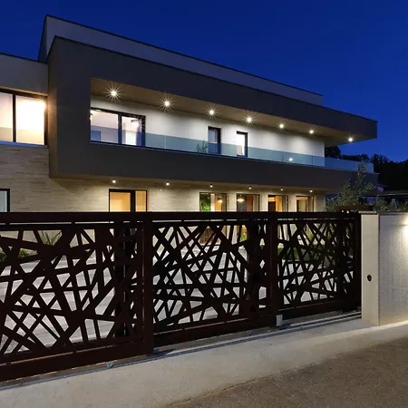 Pieron For 8 People Near Pula With Heated Pool & 빌라 Marčana