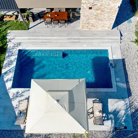 빌라 Pieron For 8 People Near Pula With Heated Pool & *